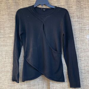 Guess black fitted front twist top